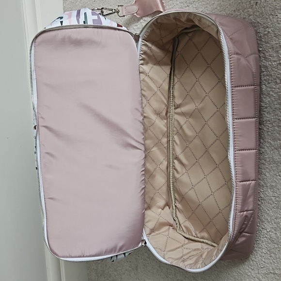 Steve Madden travel bag with shoe storage - Picture 2 of 2